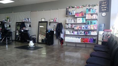 Hello Gorgeous Salon & Spa, beauty salon in Clinton, IA
